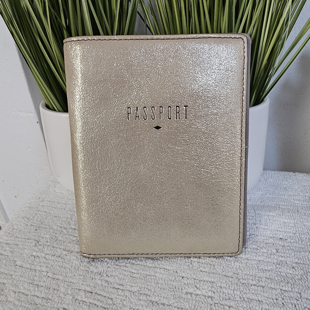 Fossil Genuine Leather Soft Goat Hide Subtle Shimmer Gold Passport Holder